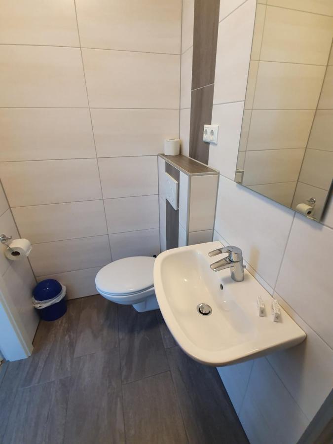 Gaestehaus Am Heuss-Platz Эрланген Экстерьер фото