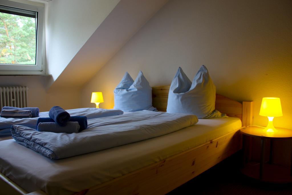 Gaestehaus Am Heuss-Platz Эрланген Номер фото